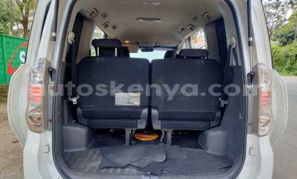 Oofamaa Toyota Voxy White Makiinaa iti Nairobi keessatti Nairobi keessatti Oofamaa Toyota Voxy White Makiinaa iti Nairobi keessatti Nairobi keessatti