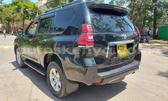 Oofamaa Toyota Land Cruiser Prado Black Makiinaa iti Nairobi keessatti Nairobi keessatti Oofamaa Toyota Land Cruiser Prado Black Makiinaa iti Nairobi keessatti Nairobi keessatti
