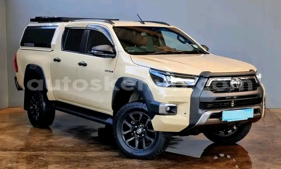 Buy Used Toyota Hilux Beige Car in Nairobi in Nairobi Buy Used Toyota Hilux Beige Car in Nairobi in Nairobi