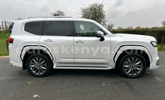 Buy Used Toyota Land Cruiser White Car in Nairobi in Nairobi Buy Used Toyota Land Cruiser White Car in Nairobi in Nairobi