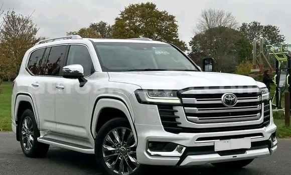 Buy Used Toyota Land Cruiser White Car in Nairobi in Nairobi Buy Used Toyota Land Cruiser White Car in Nairobi in Nairobi