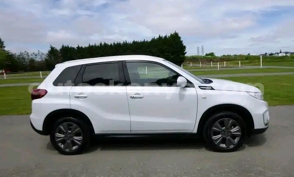 Oofamaa Suzuki Vitara White Makiinaa iti Nairobi keessatti Nairobi keessatti Oofamaa Suzuki Vitara White Makiinaa iti Nairobi keessatti Nairobi keessatti