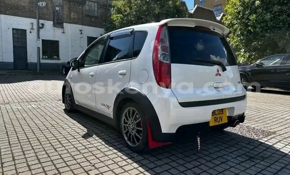 Oofamaa Mitsubishi Colt White Makiinaa iti Nairobi keessatti Nairobi keessatti Oofamaa Mitsubishi Colt White Makiinaa iti Nairobi keessatti Nairobi keessatti