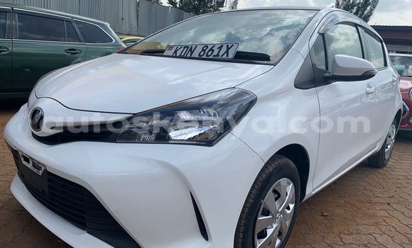 Nunua Imported Toyota Vitz Nyeupe Gari ndani ya Nairobi nchini Nairobi