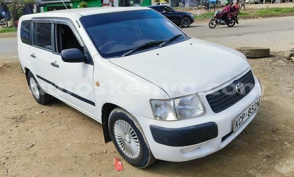 Oofamaa Toyota Succeed White Makiinaa iti Bissil keessatti Nairobi keessatti Oofamaa Toyota Succeed White Makiinaa iti Bissil keessatti Nairobi keessatti