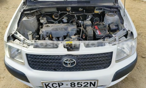 Oofamaa Toyota Succeed White Makiinaa iti Bissil keessatti Nairobi keessatti Oofamaa Toyota Succeed White Makiinaa iti Bissil keessatti Nairobi keessatti