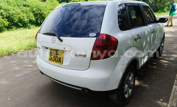 Oofamaa Mazda Verisa White Makiinaa iti Busia keessatti West Kenya keessatti Oofamaa Mazda Verisa White Makiinaa iti Busia keessatti West Kenya keessatti