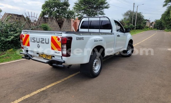 Oofamaa Isuzu D–MAX White Makiinaa iti Nairobi keessatti Nairobi keessatti Oofamaa Isuzu D–MAX White Makiinaa iti Nairobi keessatti Nairobi keessatti