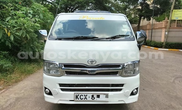 Oofamaa Toyota Hiace White Makiinaa iti Busia keessatti West Kenya keessatti Oofamaa Toyota Hiace White Makiinaa iti Busia keessatti West Kenya keessatti