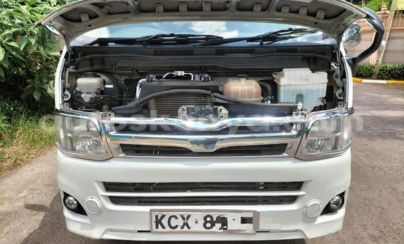 Oofamaa Toyota Hiace White Makiinaa iti Busia keessatti West Kenya keessatti Oofamaa Toyota Hiace White Makiinaa iti Busia keessatti West Kenya keessatti