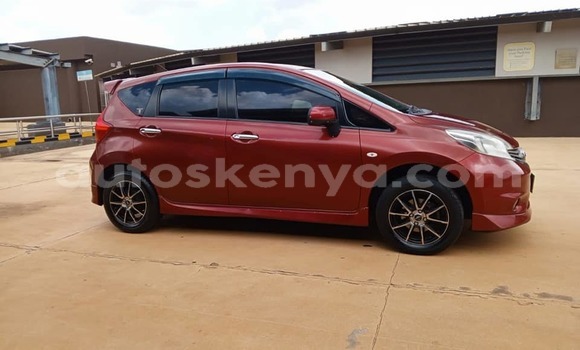 Oofamaa Nissan Note Red Makiinaa iti Bungoma keessatti West Kenya keessatti Oofamaa Nissan Note Red Makiinaa iti Bungoma keessatti West Kenya keessatti