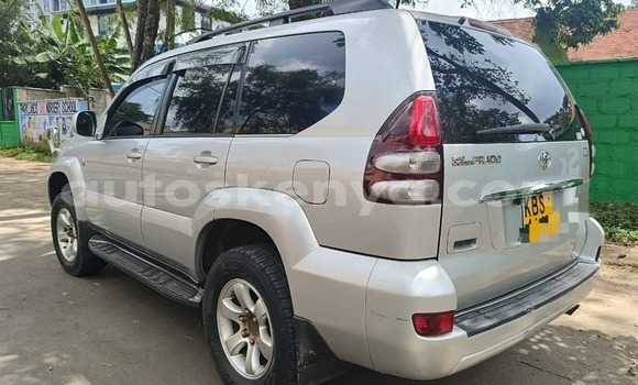 Oofamaa Toyota Prado Other Makiinaa iti Busia keessatti West Kenya keessatti Oofamaa Toyota Prado Other Makiinaa iti Busia keessatti West Kenya keessatti
