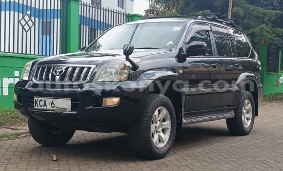 Oofamaa Toyota Prado Black Makiinaa iti Bute keessatti Northeast Kenya keessatti Oofamaa Toyota Prado Black Makiinaa iti Bute keessatti Northeast Kenya keessatti