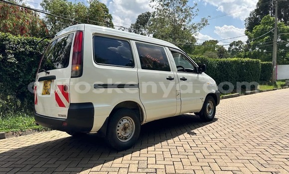 Oofamaa Toyota Town Ace White Makiinaa iti Busia keessatti West Kenya keessatti Oofamaa Toyota Town Ace White Makiinaa iti Busia keessatti West Kenya keessatti
