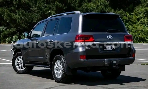 Oofamaa Toyota Land Cruiser Black Makiinaa iti Nairobi keessatti Nairobi keessatti Oofamaa Toyota Land Cruiser Black Makiinaa iti Nairobi keessatti Nairobi keessatti