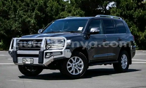 Oofamaa Toyota Land Cruiser Black Makiinaa iti Nairobi keessatti Nairobi keessatti Oofamaa Toyota Land Cruiser Black Makiinaa iti Nairobi keessatti Nairobi keessatti