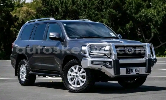 Oofamaa Toyota Land Cruiser Black Makiinaa iti Nairobi keessatti Nairobi keessatti Oofamaa Toyota Land Cruiser Black Makiinaa iti Nairobi keessatti Nairobi keessatti
