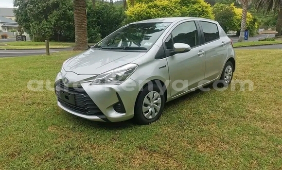 Oofamaa Toyota Vitz Beige Makiinaa iti Nairobi keessatti Nairobi keessatti Oofamaa Toyota Vitz Beige Makiinaa iti Nairobi keessatti Nairobi keessatti