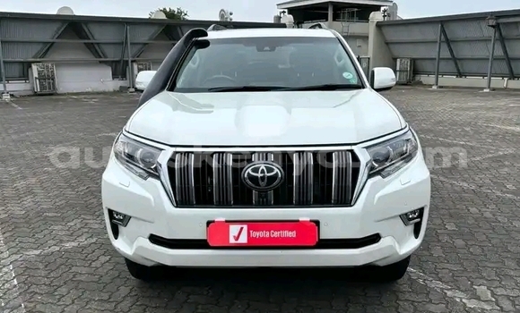 Oofamaa Toyota Land Cruiser Prado White Makiinaa iti Nairobi keessatti Nairobi keessatti Oofamaa Toyota Land Cruiser Prado White Makiinaa iti Nairobi keessatti Nairobi keessatti