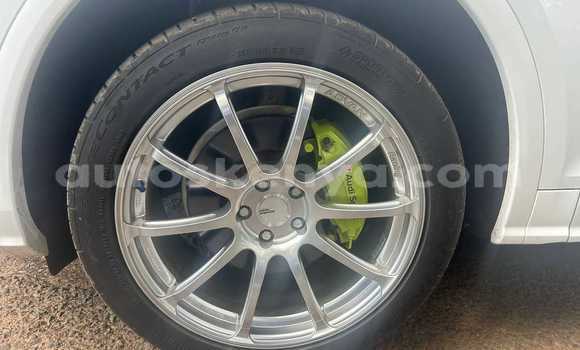 Buy Used Audi Q5 White Car in Bura in Northeast Kenya Buy Used Audi Q5 White Car in Bura in Northeast Kenya