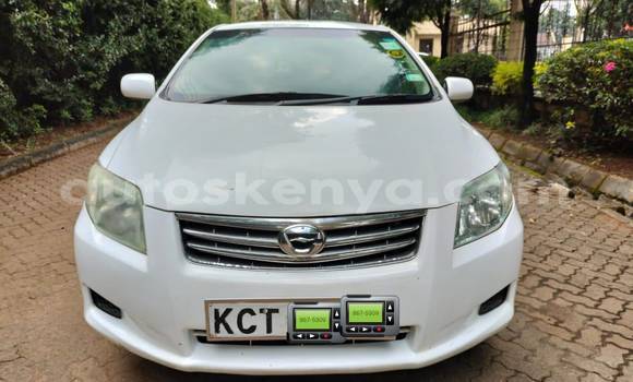 Oofamaa Toyota Axio White Makiinaa iti Busia keessatti West Kenya keessatti