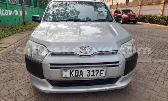 Nunua Ilio tumika Toyota Sienta Nyingine Gari ndani ya Bura nchini Kaskazini Mashariki mwa Kenya