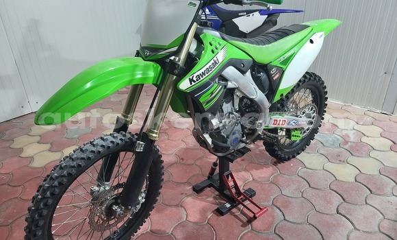 Oofamaa Kawasaki KX Green Doqdoqqee iti Nairobi keessatti Nairobi keessatti