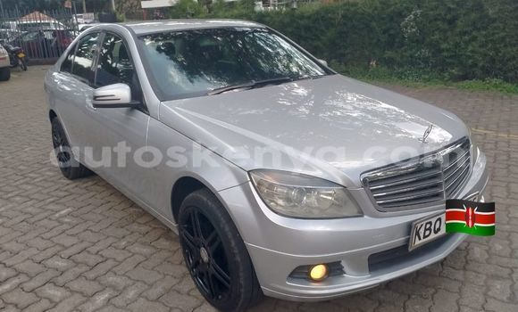 Oofamaa Mercedes-Benz C180 coupe Other Makiinaa iti Nairobi keessatti Nairobi keessatti