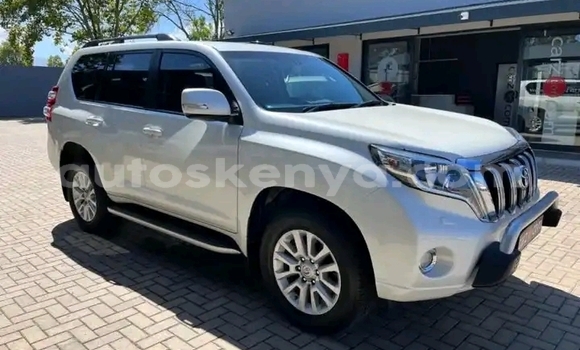 Buy Used Toyota Land Cruiser Prado White Car in Nairobi in Nairobi Buy Used Toyota Land Cruiser Prado White Car in Nairobi in Nairobi