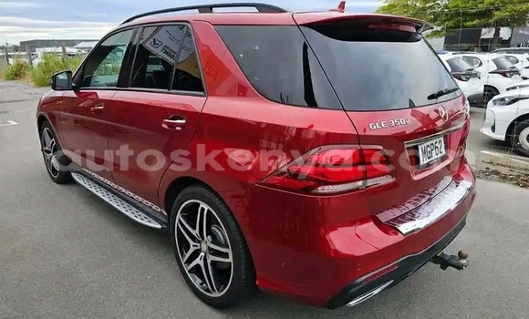 Nunua Ilio tumika Mercedes‒Benz GLE Nyekundu Gari ndani ya Nairobi nchini Nairobi