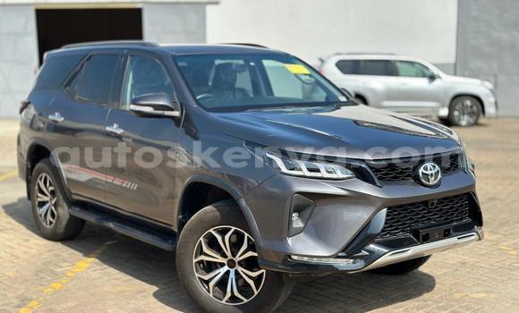 Nunua Imported Toyota Fortuner Nyingine Gari ndani ya Mombasa nchini Kenya ya Pwani