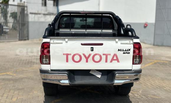 Nunua Imported Toyota Hiluxe Revo Nyeupe Gari ndani ya Mombasa nchini Kenya ya Pwani Nunua Imported Toyota Hiluxe Revo Nyeupe Gari ndani ya Mombasa nchini Kenya ya Pwani