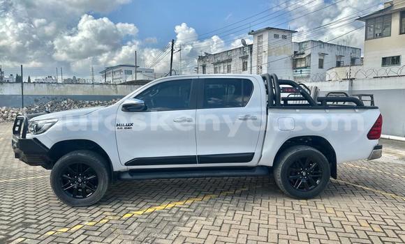 Nunua Imported Toyota Hiluxe Revo Nyeupe Gari ndani ya Mombasa nchini Kenya ya Pwani Nunua Imported Toyota Hiluxe Revo Nyeupe Gari ndani ya Mombasa nchini Kenya ya Pwani