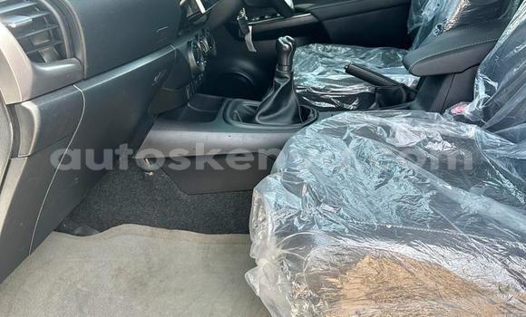Nunua Imported Toyota Hiluxe Revo Nyeupe Gari ndani ya Mombasa nchini Kenya ya Pwani Nunua Imported Toyota Hiluxe Revo Nyeupe Gari ndani ya Mombasa nchini Kenya ya Pwani