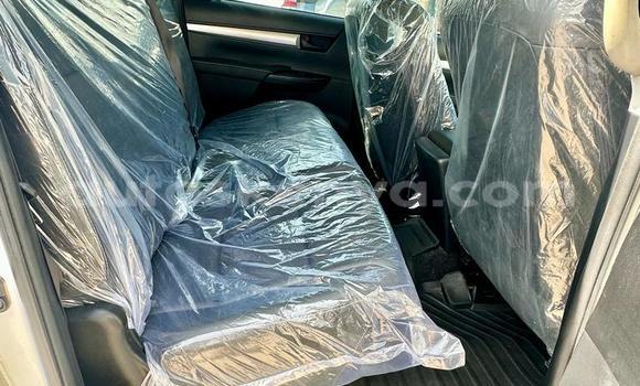 Nunua Imported Toyota Hiluxe Revo Nyeupe Gari ndani ya Mombasa nchini Kenya ya Pwani Nunua Imported Toyota Hiluxe Revo Nyeupe Gari ndani ya Mombasa nchini Kenya ya Pwani