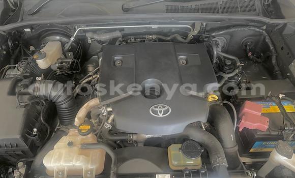 Nunua Imported Toyota Hiluxe Revo Nyeupe Gari ndani ya Mombasa nchini Kenya ya Pwani Nunua Imported Toyota Hiluxe Revo Nyeupe Gari ndani ya Mombasa nchini Kenya ya Pwani