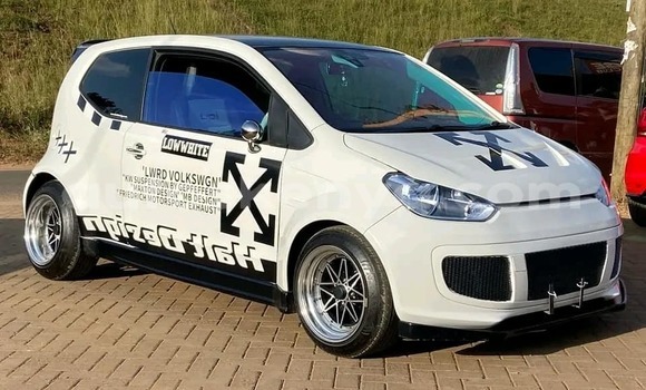 Nunua Ilio tumika Volkswagen up! Nyeupe Gari ndani ya Busia nchini West Kenya Nunua Ilio tumika Volkswagen up! Nyeupe Gari ndani ya Busia nchini West Kenya