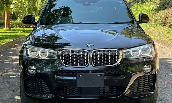 Nunua Ilio tumika BMW X4 Nyeusi Gari ndani ya Bomet nchini Bonde la Ufafanuzi