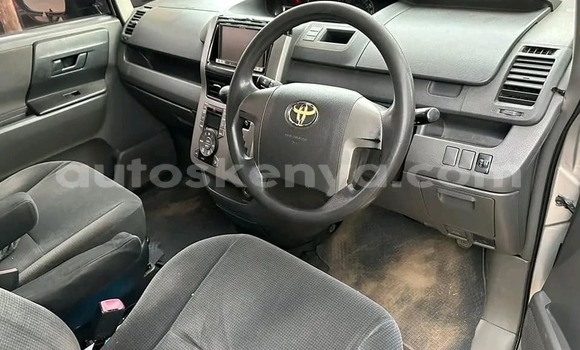 Nunua Ilio tumika Toyota Voxy Nyingine Gari ndani ya Bute nchini Kaskazini Mashariki mwa Kenya Nunua Ilio tumika Toyota Voxy Nyingine Gari ndani ya Bute nchini Kaskazini Mashariki mwa Kenya