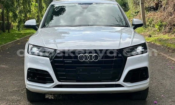 Nunua Ilio tumika Audi Q5 Nyeupe Gari ndani ya Busia nchini West Kenya