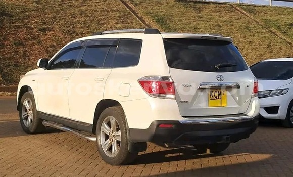 Nunua Ilio tumika Toyota Kluger Nyeupe Gari ndani ya Bute nchini Kaskazini Mashariki mwa Kenya Nunua Ilio tumika Toyota Kluger Nyeupe Gari ndani ya Bute nchini Kaskazini Mashariki mwa Kenya