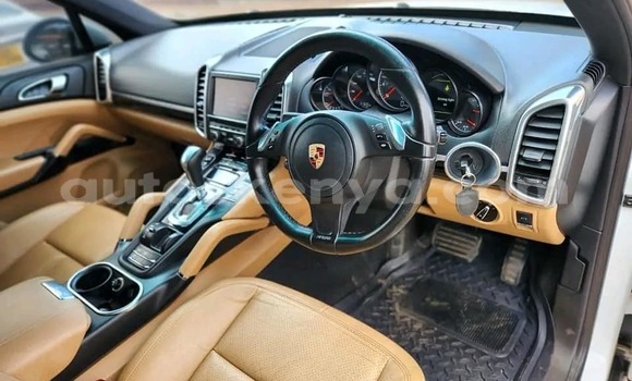 Nunua Ilio tumika Porsche Cayenne Nyeupe Gari ndani ya Bute nchini Kaskazini Mashariki mwa Kenya Nunua Ilio tumika Porsche Cayenne Nyeupe Gari ndani ya Bute nchini Kaskazini Mashariki mwa Kenya