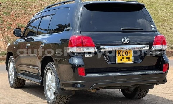 Nunua Ilio tumika Toyota Land Cruiser Nyeusi Gari ndani ya Bura nchini Kaskazini Mashariki mwa Kenya Nunua Ilio tumika Toyota Land Cruiser Nyeusi Gari ndani ya Bura nchini Kaskazini Mashariki mwa Kenya
