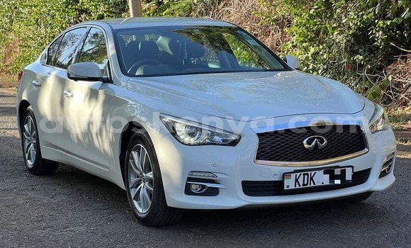 Nunua Ilio tumika Infiniti FX–Series Nyeupe Gari ndani ya Busia nchini West Kenya Nunua Ilio tumika Infiniti FX–Series Nyeupe Gari ndani ya Busia nchini West Kenya