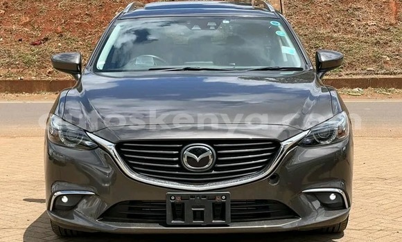Oofamaa Mazda Atenza Black Makiinaa iti Bura keessatti Northeast Kenya keessatti