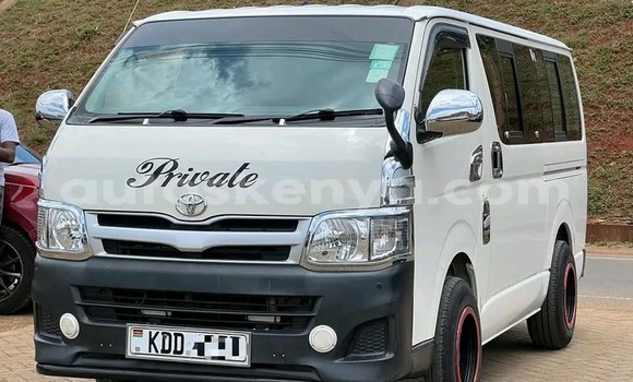 Nunua Ilio tumika Toyota Hiace Nyeupe Gari ndani ya Bute nchini Kaskazini Mashariki mwa Kenya
