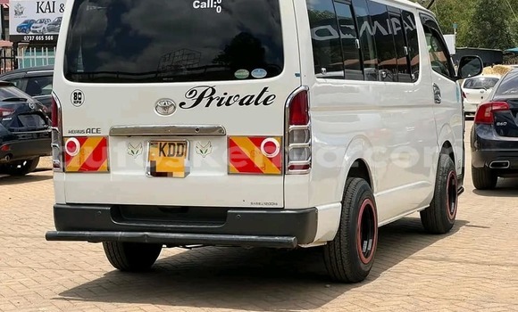 Nunua Ilio tumika Toyota Hiace Nyeupe Gari ndani ya Bute nchini Kaskazini Mashariki mwa Kenya Nunua Ilio tumika Toyota Hiace Nyeupe Gari ndani ya Bute nchini Kaskazini Mashariki mwa Kenya