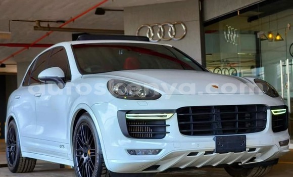 Nunua Ilio tumika Porsche Cayenne Nyeupe Gari ndani ya Changamwe nchini Pwani Nunua Ilio tumika Porsche Cayenne Nyeupe Gari ndani ya Changamwe nchini Pwani