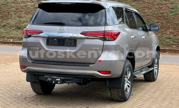Nunua Ilio tumika Toyota Fortuner Nyingine Gari ndani ya Bura nchini Kaskazini Mashariki mwa Kenya Nunua Ilio tumika Toyota Fortuner Nyingine Gari ndani ya Bura nchini Kaskazini Mashariki mwa Kenya