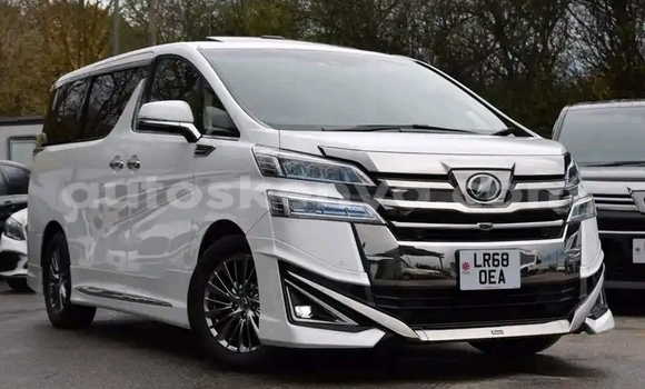 Nunua Ilio tumika Toyota Vellfire Nyeupe Gari ndani ya Nairobi nchini Nairobi